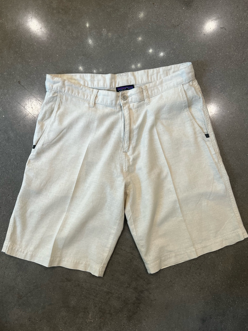 Patagonia Men’s Cream Flat-Front Linen-feel Casual Shorts